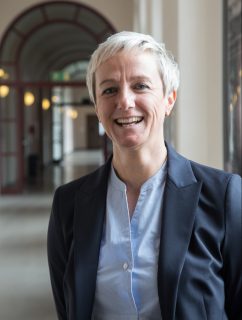 Zum Artikel "Prof. Dr. Bärbel Kopp folgt Prof. Dr. Antje Kley als Vizepräsidentin nach"